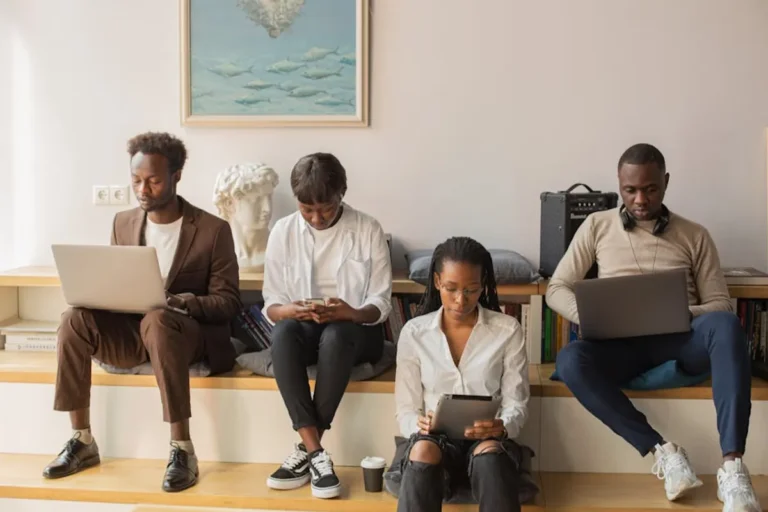 How culture-focused readers can make sense of mollygram.com