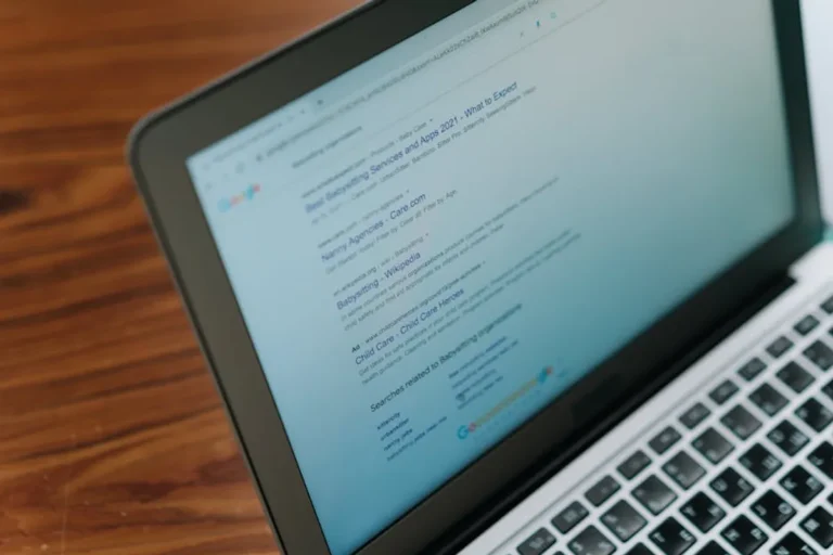 The online reputation signals readers look for around lapzoo.com