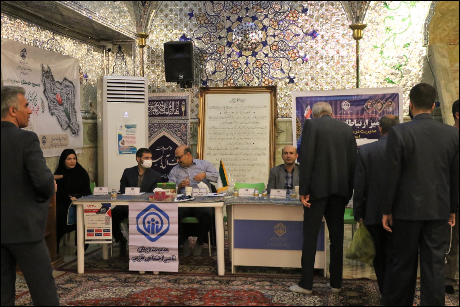 هفته بسیج؛ برگزاری میزخدمت معاونین فرهنگ و ارشاد اسلامی در نمازجمعه شیراز/ عکس: محمدمهدی اسدزاده